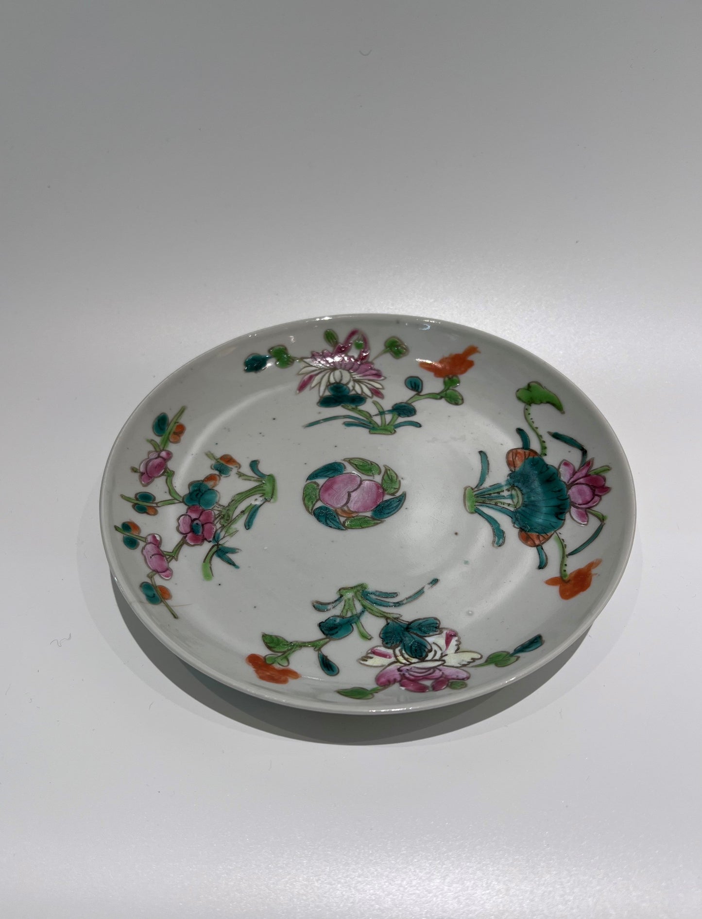 Late 19th Century Famille Rose Handpainted Porcelain Medium Plate Not specified