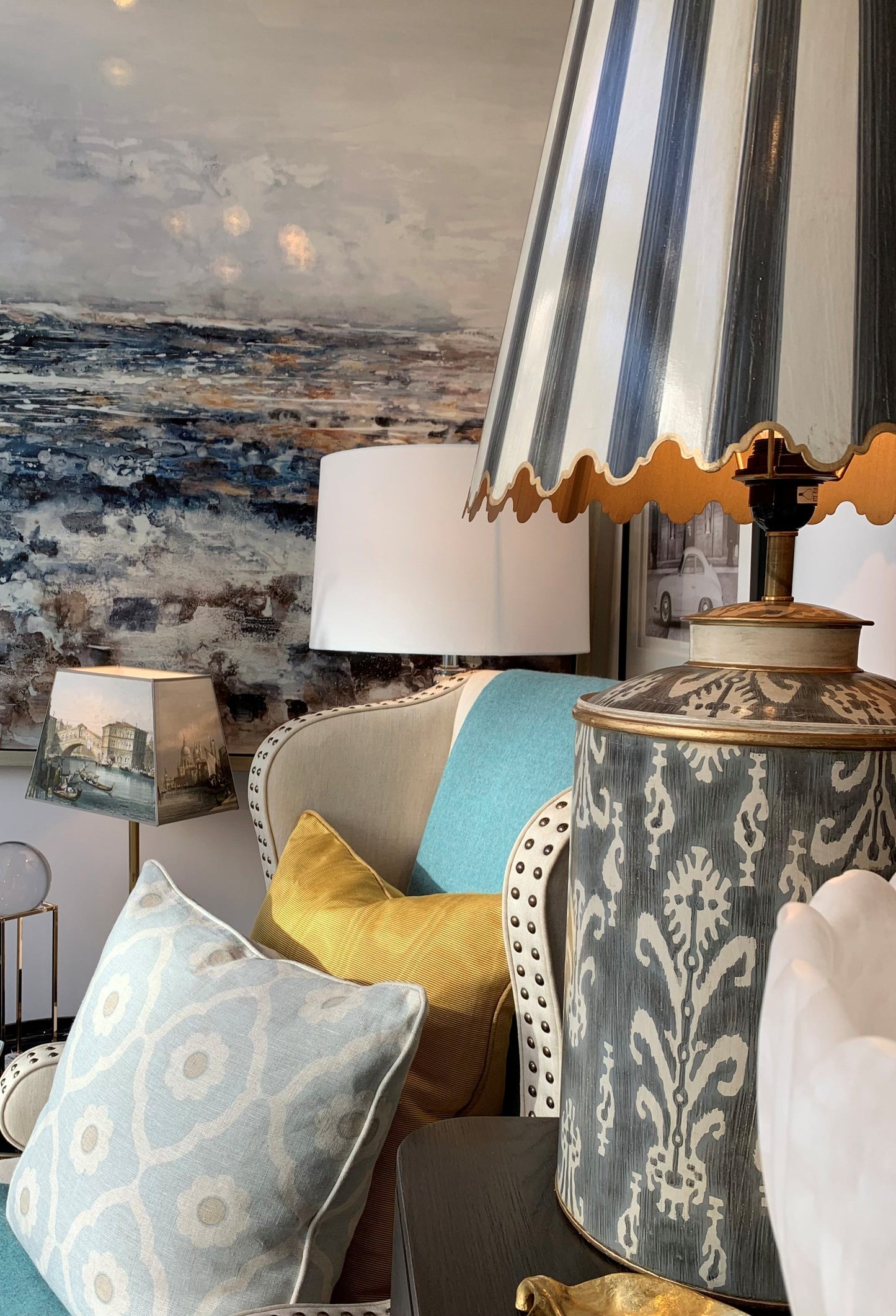 Scallop Edge Ikat Lamp Not specified