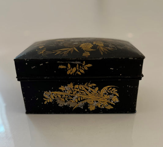 19th Century Chinoiserie Hinged Toleware Box